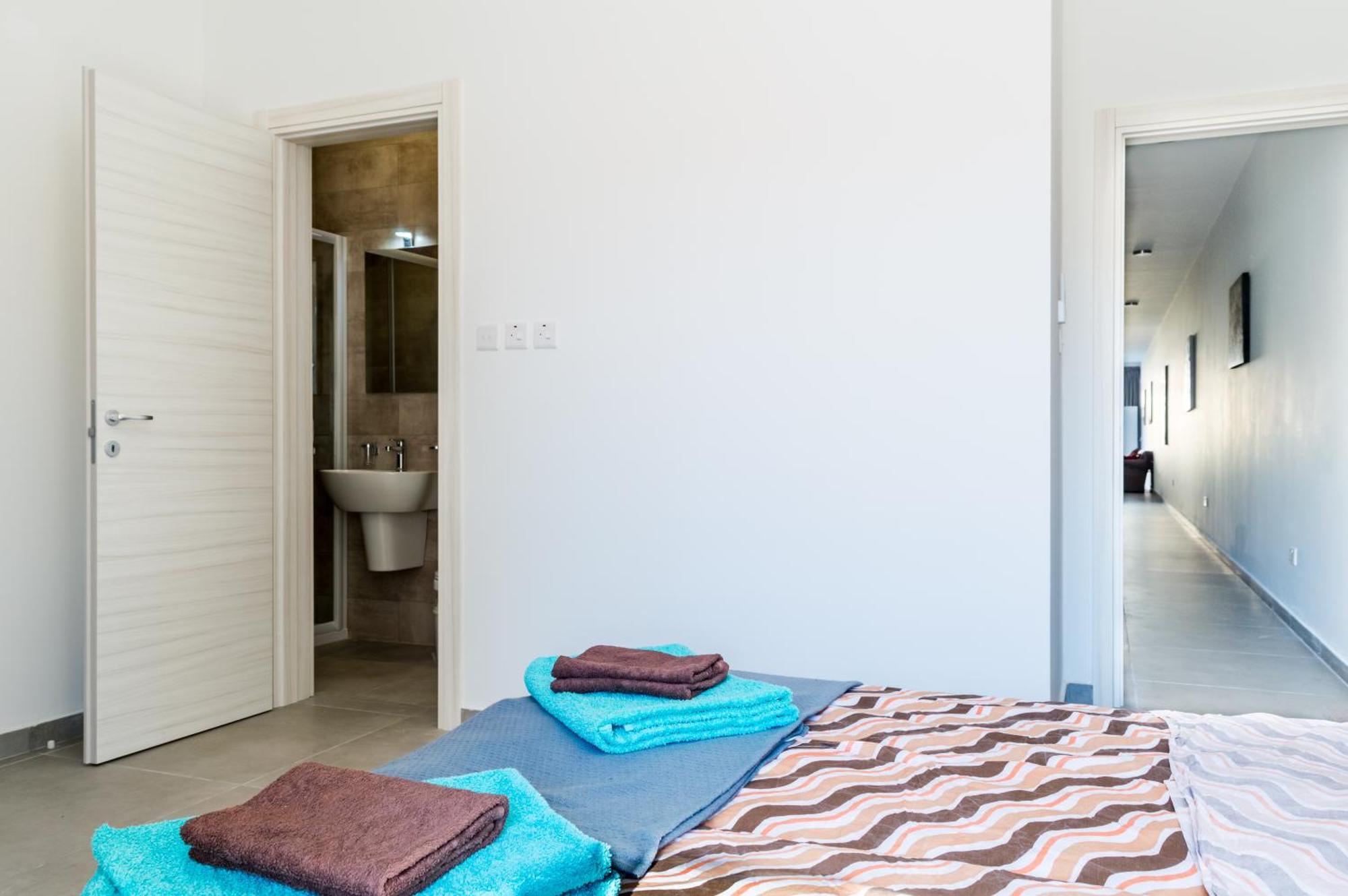 Spacious Brand New Apartment Hc Balcony 3 Bdr 2 Bth Bugibba خليج سانت بول المظهر الخارجي الصورة